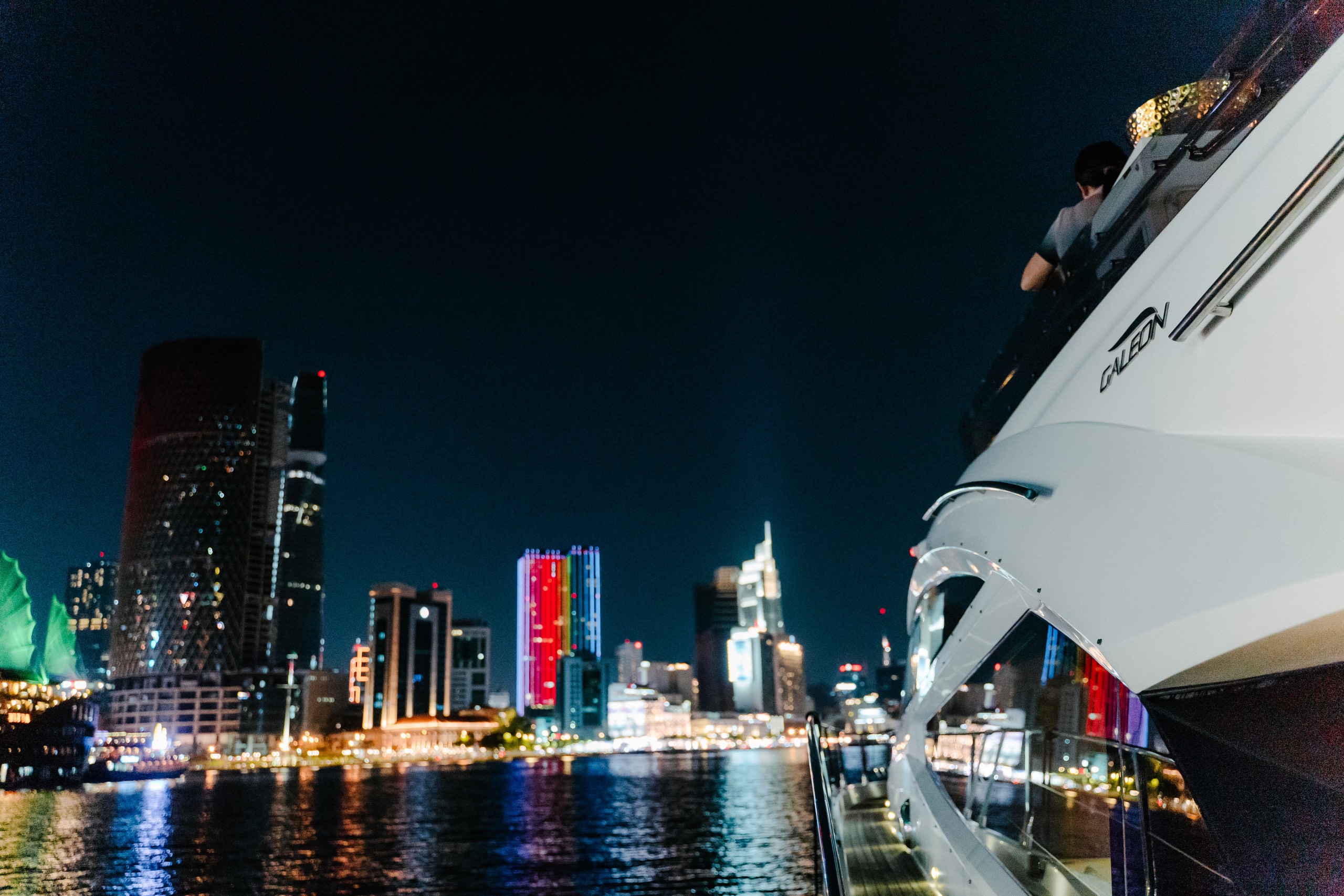 Du thuyền Galeon 660 Fly